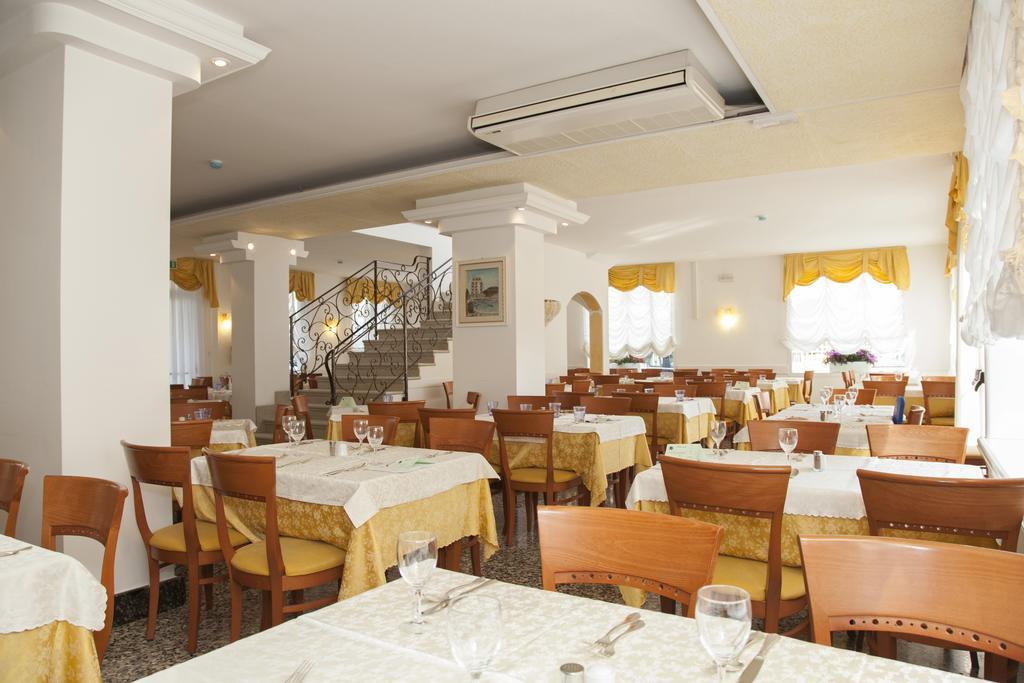 Hotel Elpiro Lido di Jesolo Ngoại thất bức ảnh