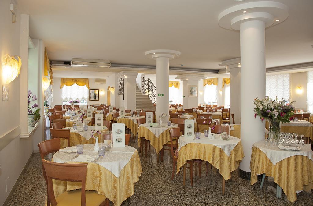 Hotel Elpiro Lido di Jesolo Ngoại thất bức ảnh