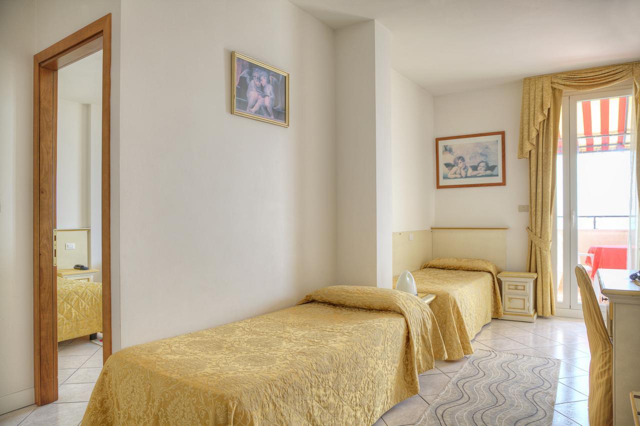 Hotel Elpiro Lido di Jesolo Ngoại thất bức ảnh